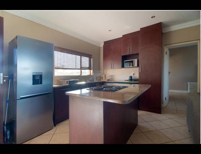 3 BEDROOM APARTMENT FOR SALE IN ROCKLANDS